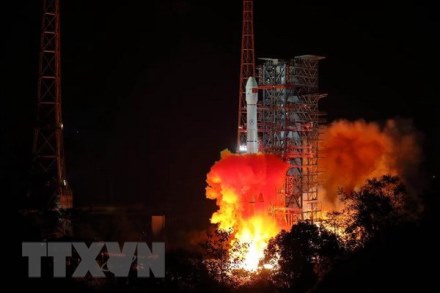 Tên lửa đẩy Trường Chinh 38 mang theo tàu thăm dò Mặt Trăng Hằng Nga 4 rời bệ phóng tại Trung tâm vệ tinh Tây Xương.