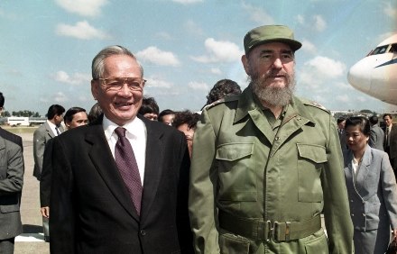 Chủ tịch nước Lê Đức Anh và Chủ tịch Cuba Fidel Castro trong chuyến thăm hữu nghị chính thức Cuba, từ ngày 12 đến 17/10/1995. (Ảnh: Cao Phong/TTXVN)