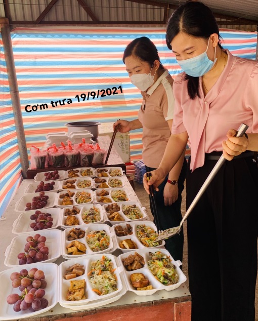 HND thị trấn Nho Quan: Phối hợp nấu những bữa cơm “0 đồng” tặng khu cách ly