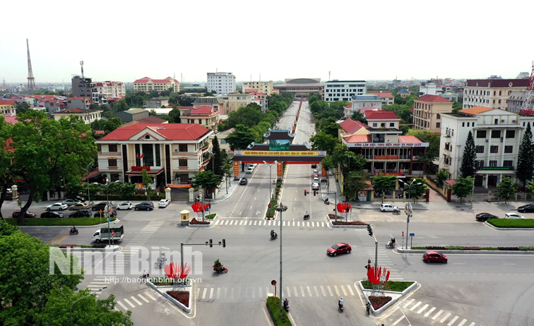 Đường Tràng An, thành phố Ninh Bình. Ảnh: Đinh Duy