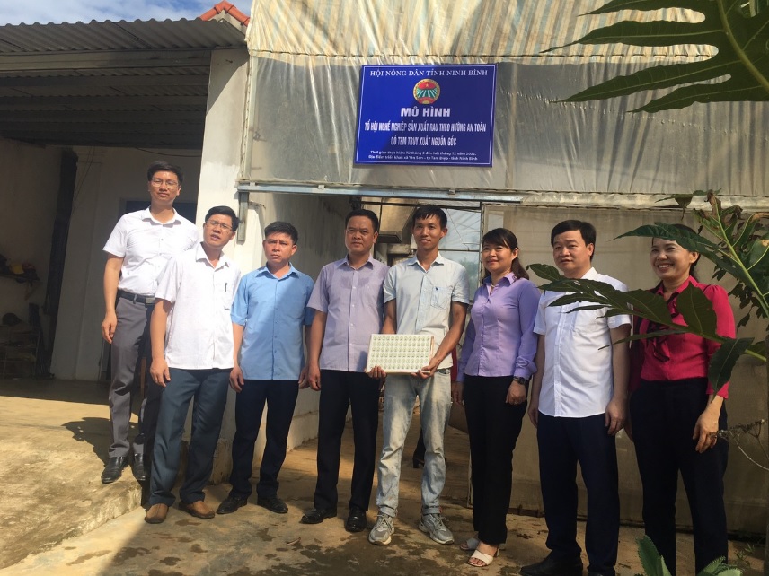Ra mắt chi Hội nghề nghiệp và trao tem truy xuất nguồn gốc tại xã Yên Sơn, thành phố Tam Điệp