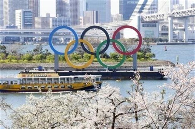 Vòng tròn biểu tượng Olympic tại Tokyo, Nhật Bản, ngày 25/3/2020. (Ảnh: Kyodo/TTXVN)