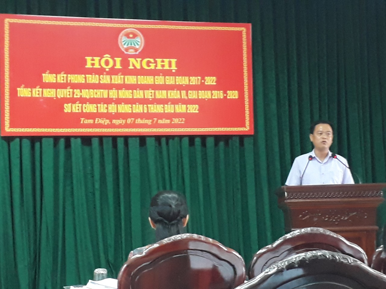 Đồng chí Nguyễn Minh Lộc - Phó chủ tịch HND tỉnh phát biểu tại hội nghị
